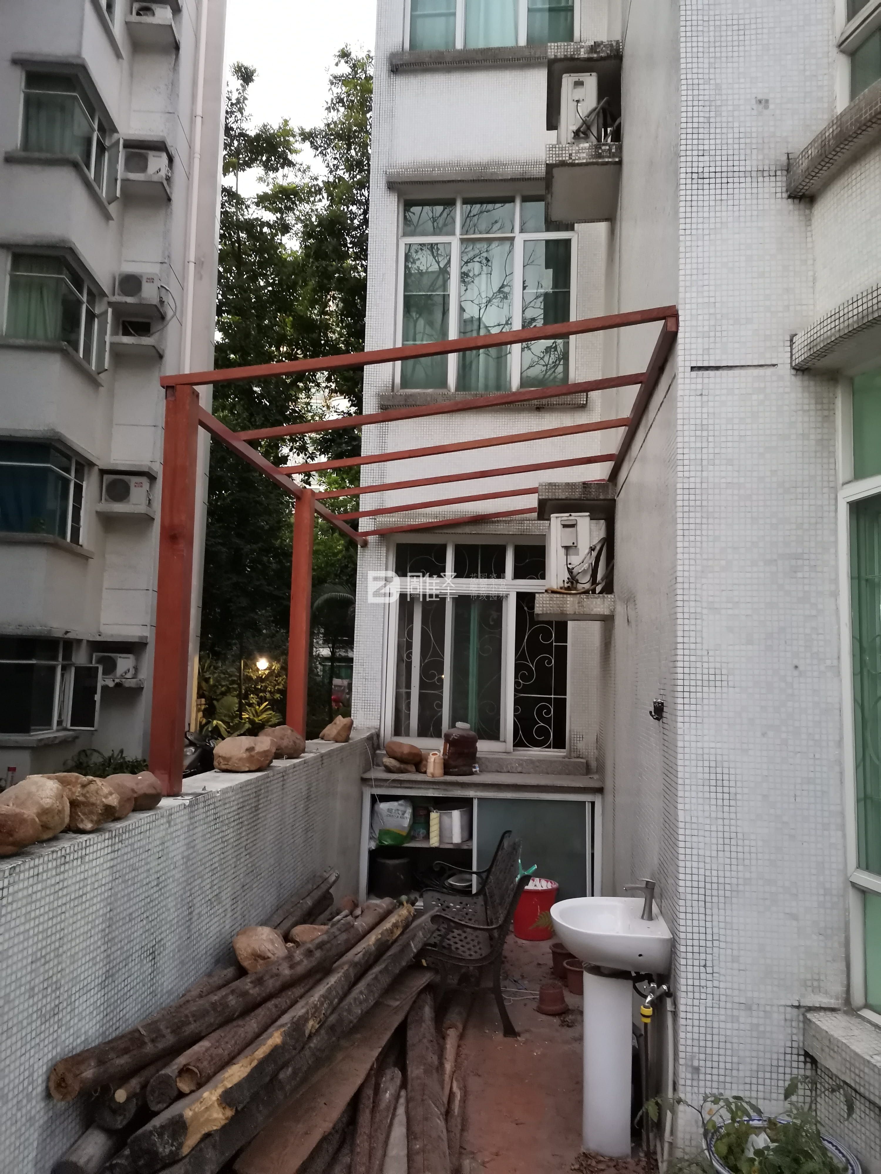 廣州祈福新屯戶(hù)外陽(yáng)臺菠蘿格地板鋪裝案例(圖4)