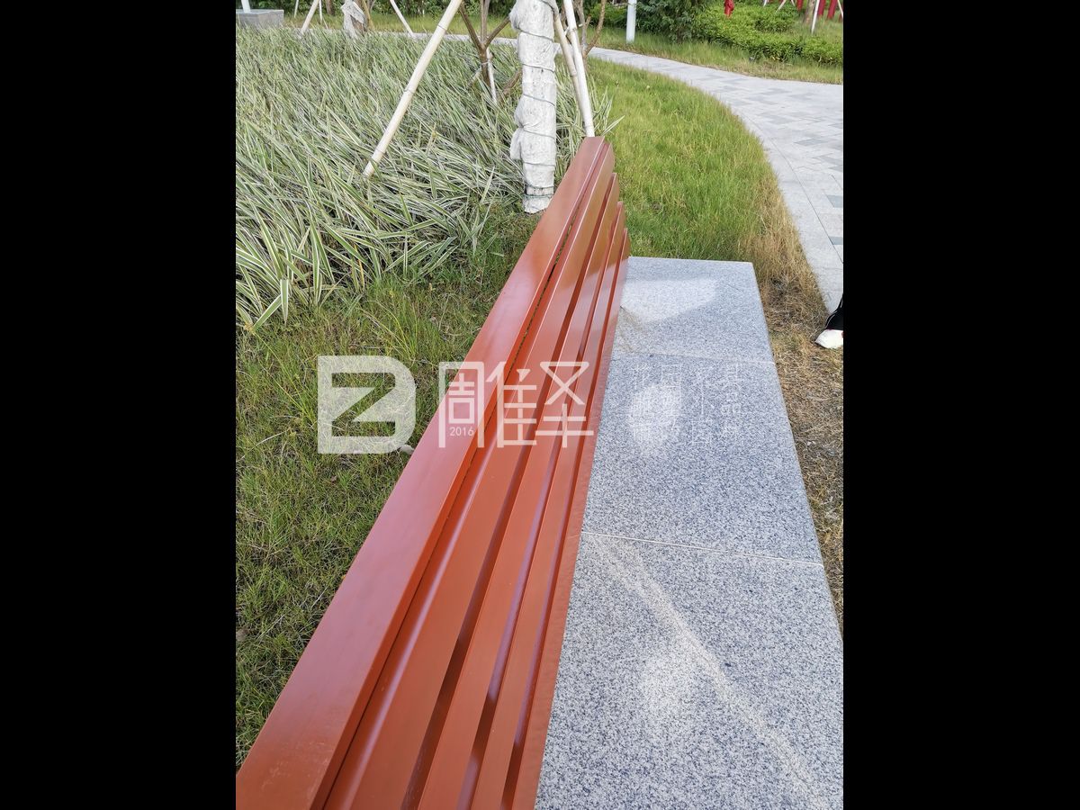 廣報中心戶(hù)外實(shí)木石凳背靠(圖1)