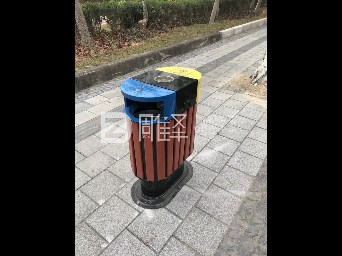 廣東廣州廣園路28公里道路定制雙色雙桶垃圾桶(圖2)