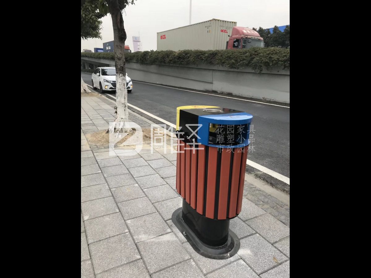 廣東廣州廣園路28公里道路定制雙色雙桶垃圾桶(圖1)