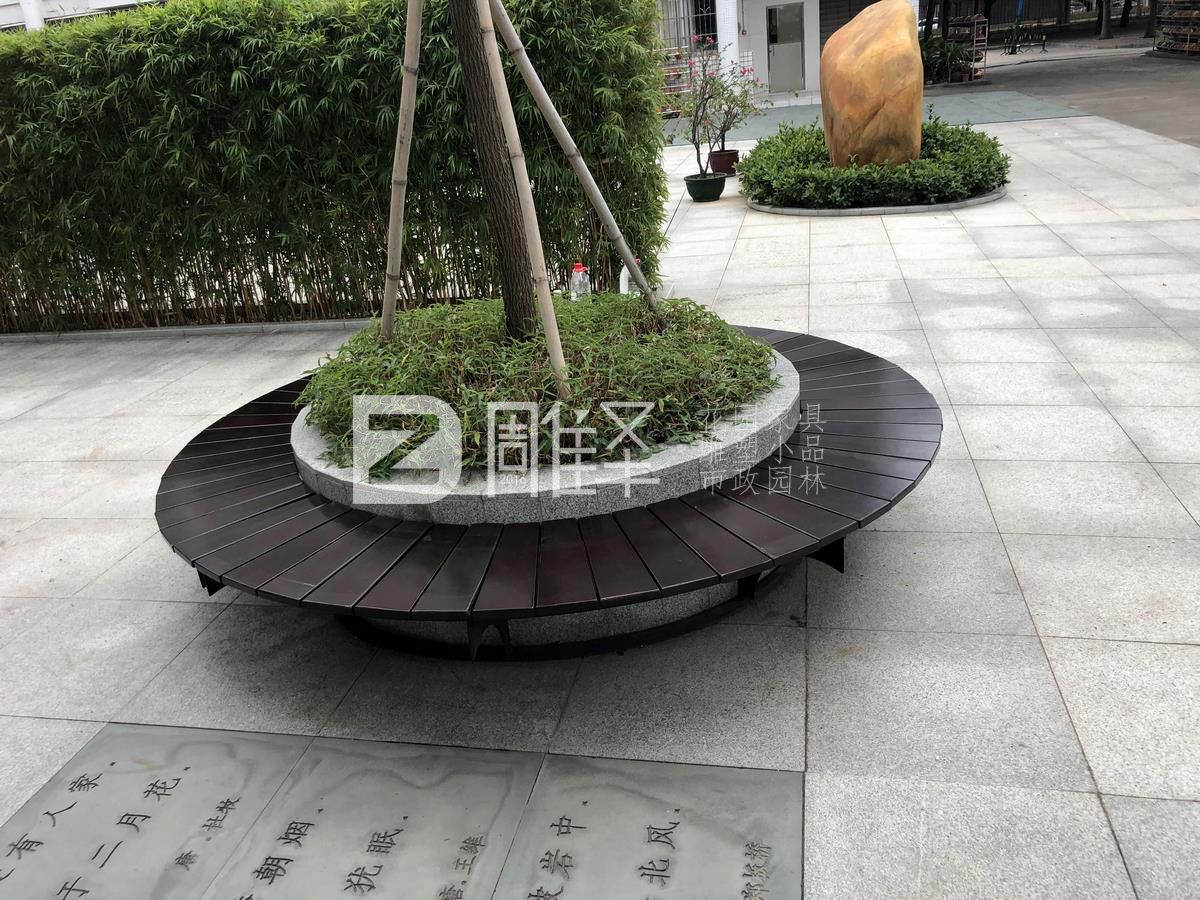 廣東廣州番禺市橋?qū)嶒炐W(xué)戶外實木圍樹椅現(xiàn)