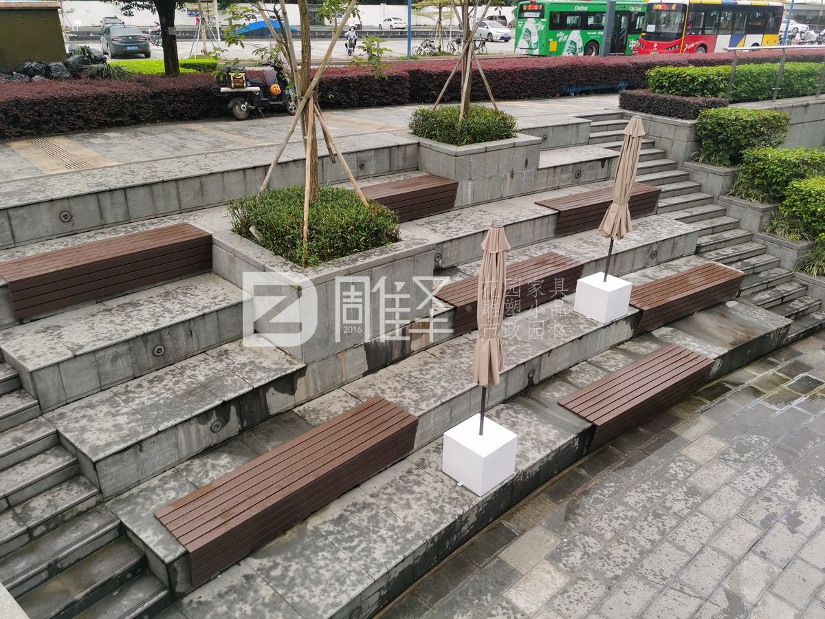 廣州萬(wàn)盛廣場(chǎng)塑木戶(hù)外花園家具圍樹(shù)椅(圖3)