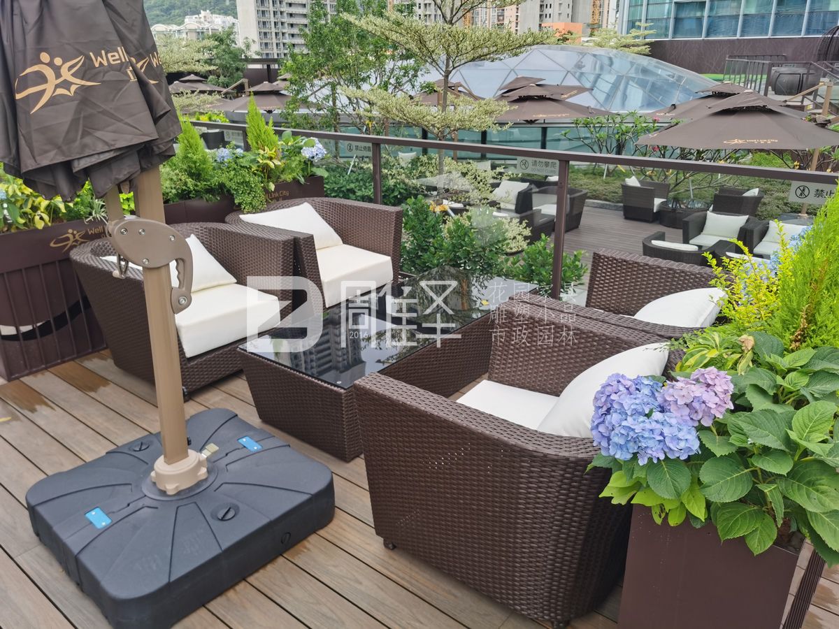 深圳立橋城四樓空中花園藤編花園家具