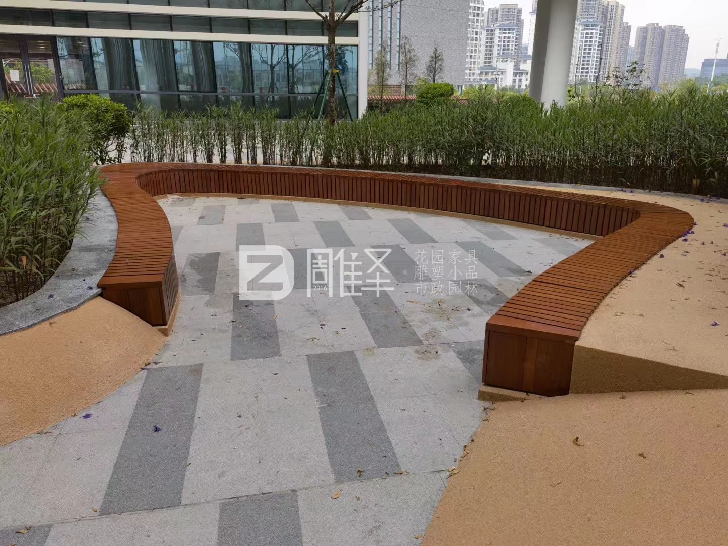 黃埔聯(lián)通中心異型定制安裝工程(圖1)