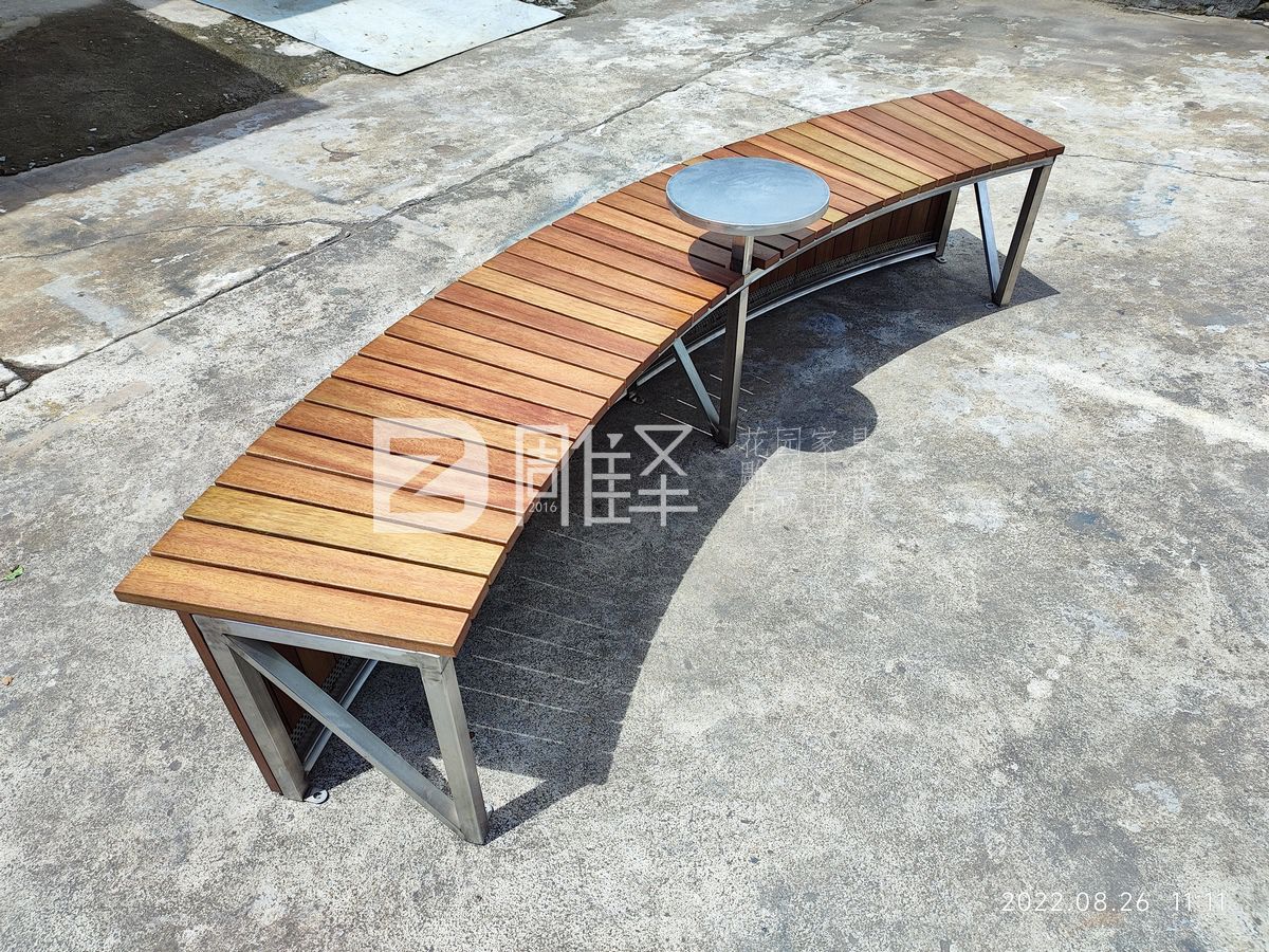 深圳Opower商業(yè)廣場(chǎng)JPG奶茶店現場(chǎng)定制鋼結構實(shí)木椅(圖6)